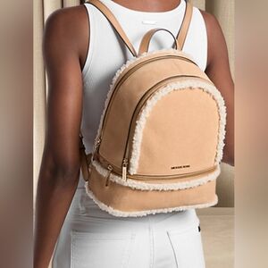 ✨️​NWT Michael Kors Jaycee Medium Suede & Shearling Backpack – Camel/Cream✨️